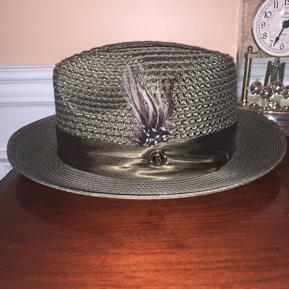 Classic Straw Fedora Hat with Feather Trim - Brown
